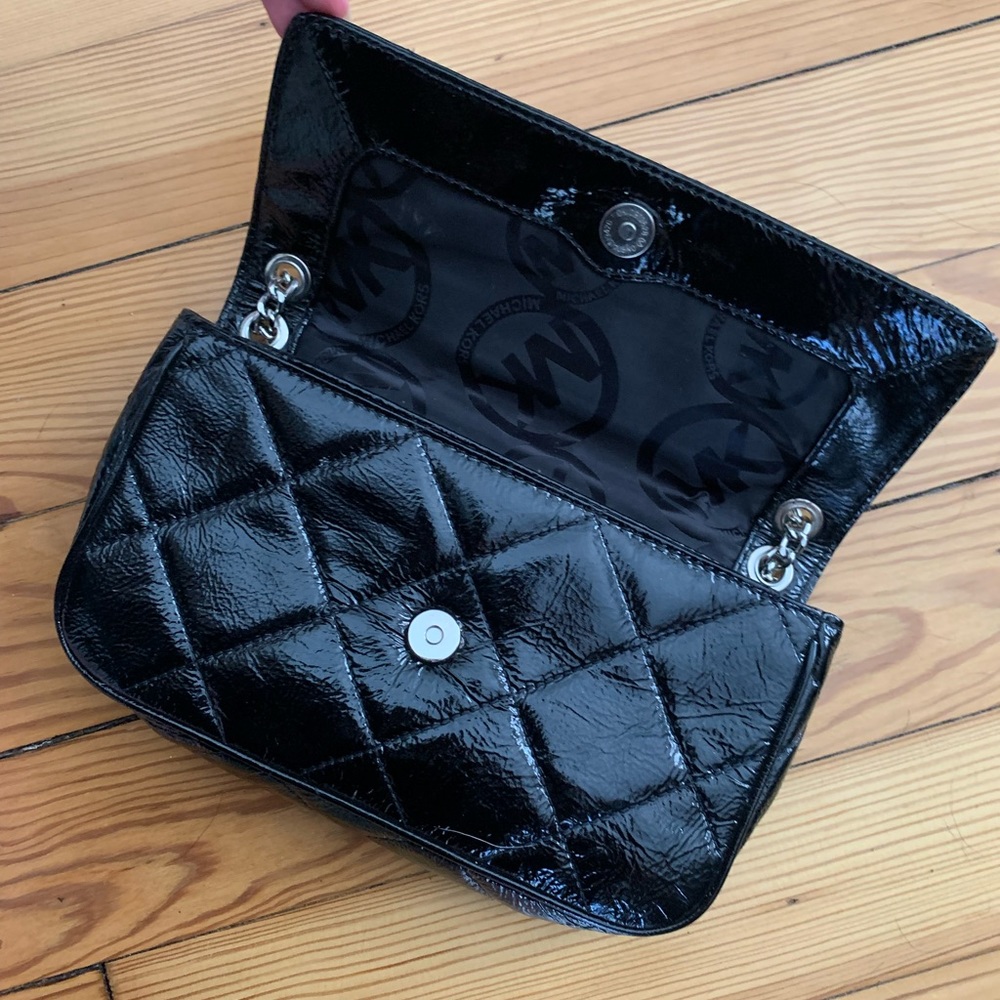 RARE✨Like New Michael Kors Crossbody Purse - Picture 7 of 11